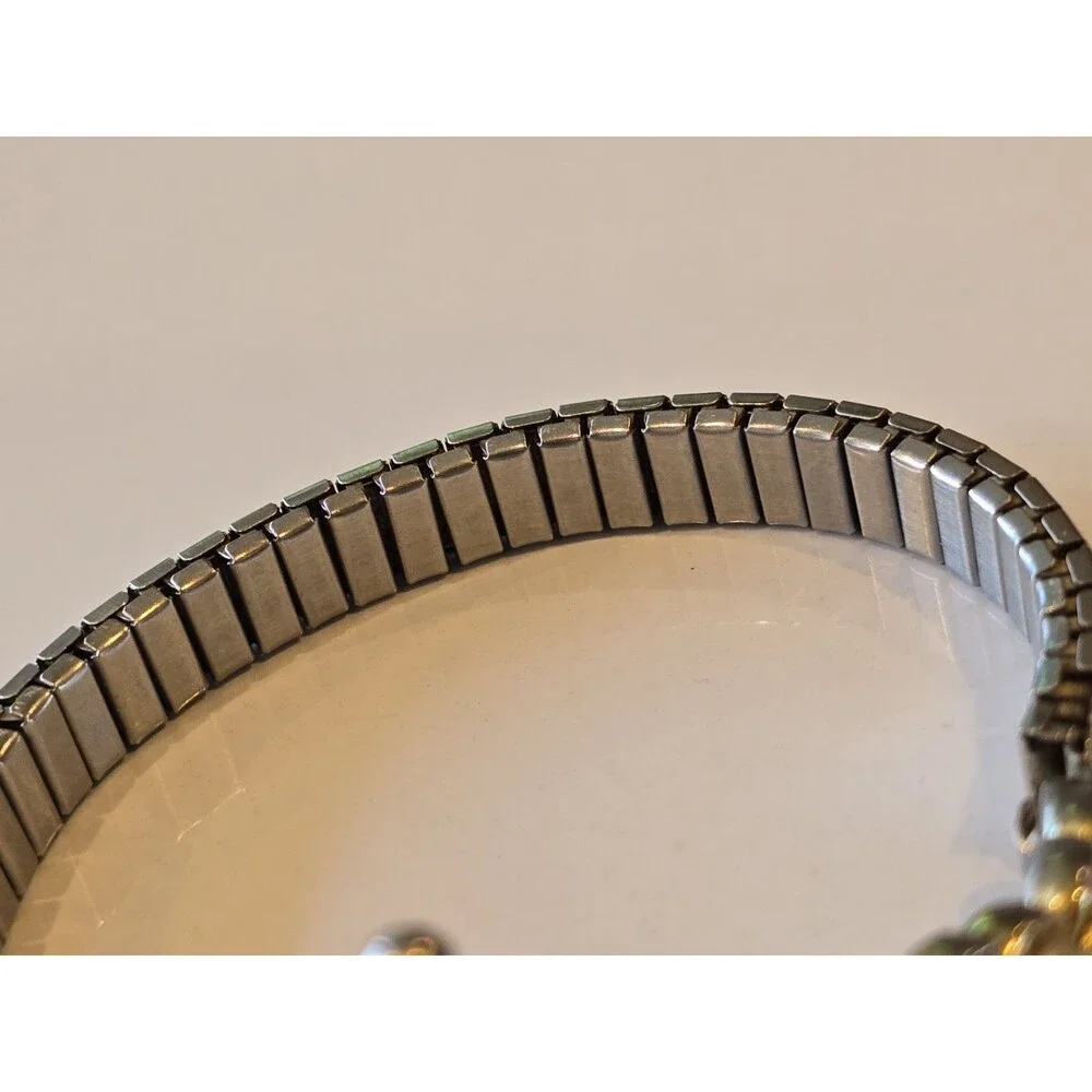 Gramercy decorative band